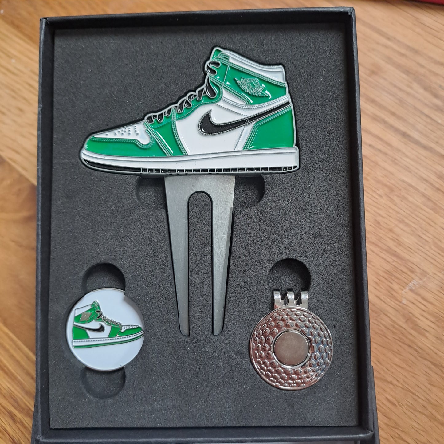 (Gift Box Set) Pitch Mark Repair and Ball Marker (Green)